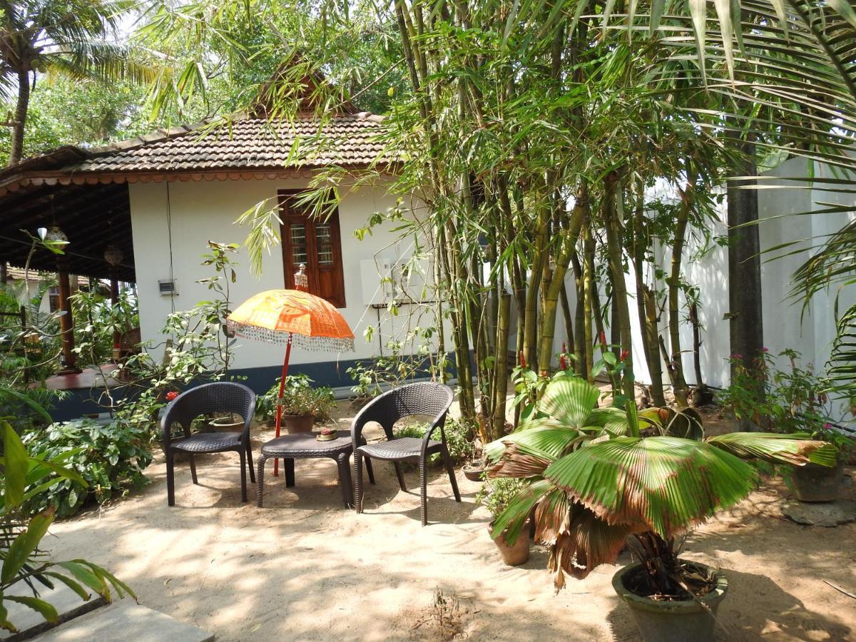 Alleppey Beach Garden Hotel Alappuzha Exterior photo