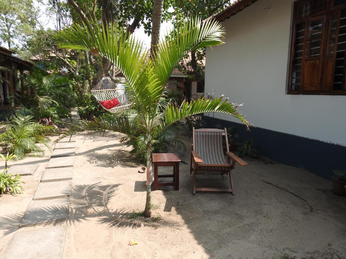 Alleppey Beach Garden Hotel Alappuzha Exterior photo