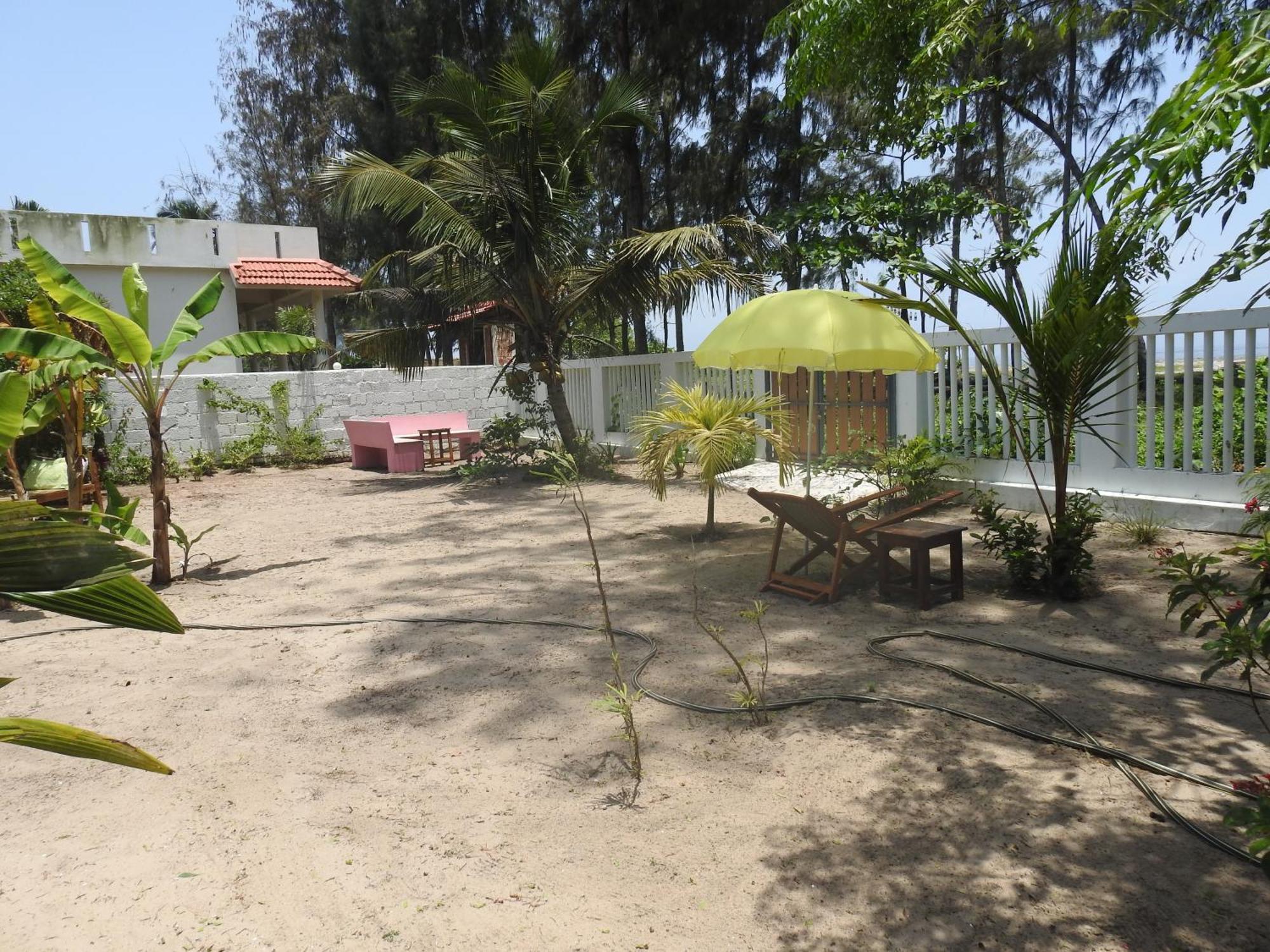 Alleppey Beach Garden Hotel Alappuzha Exterior photo