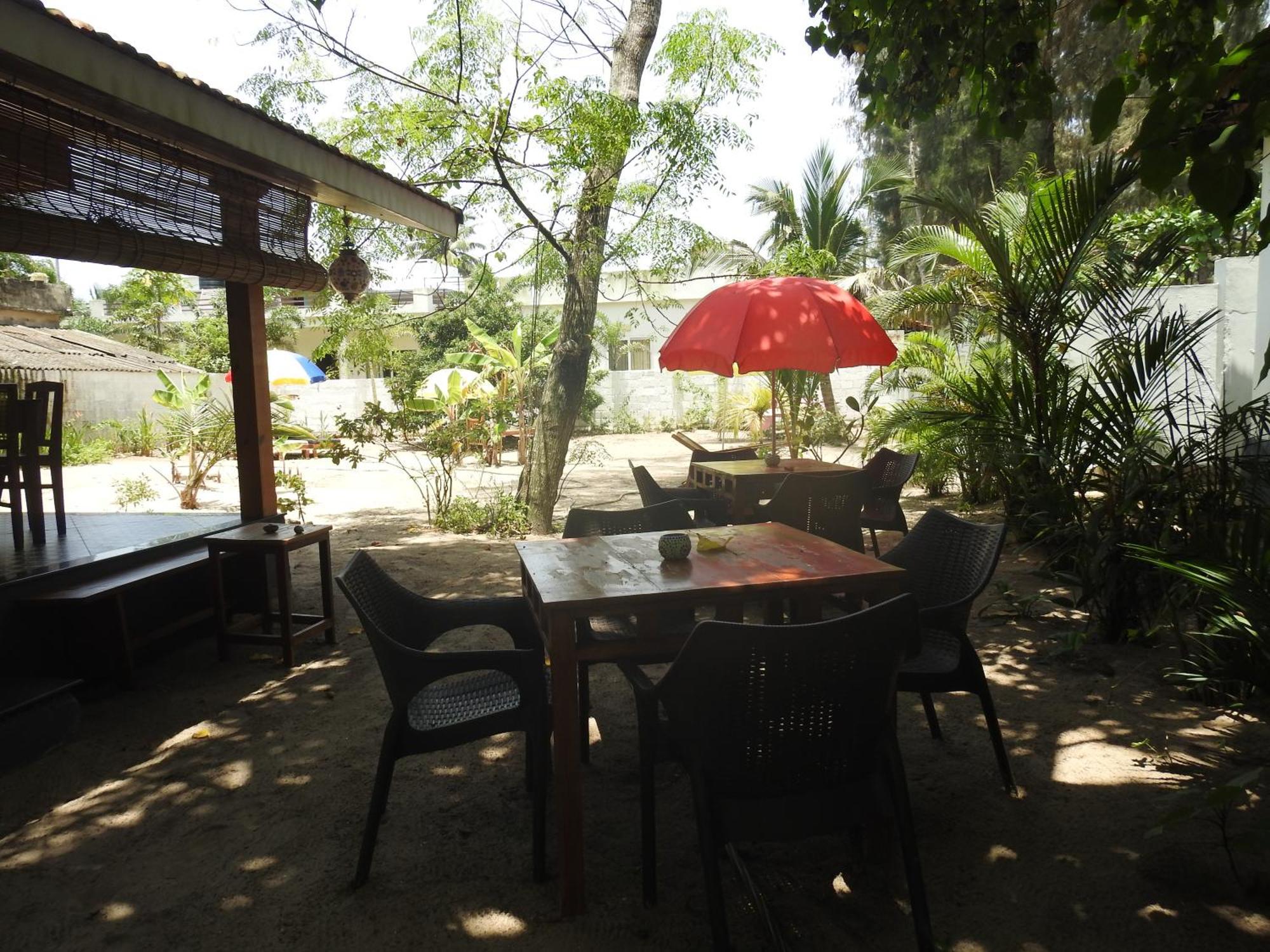 Alleppey Beach Garden Hotel Alappuzha Exterior photo