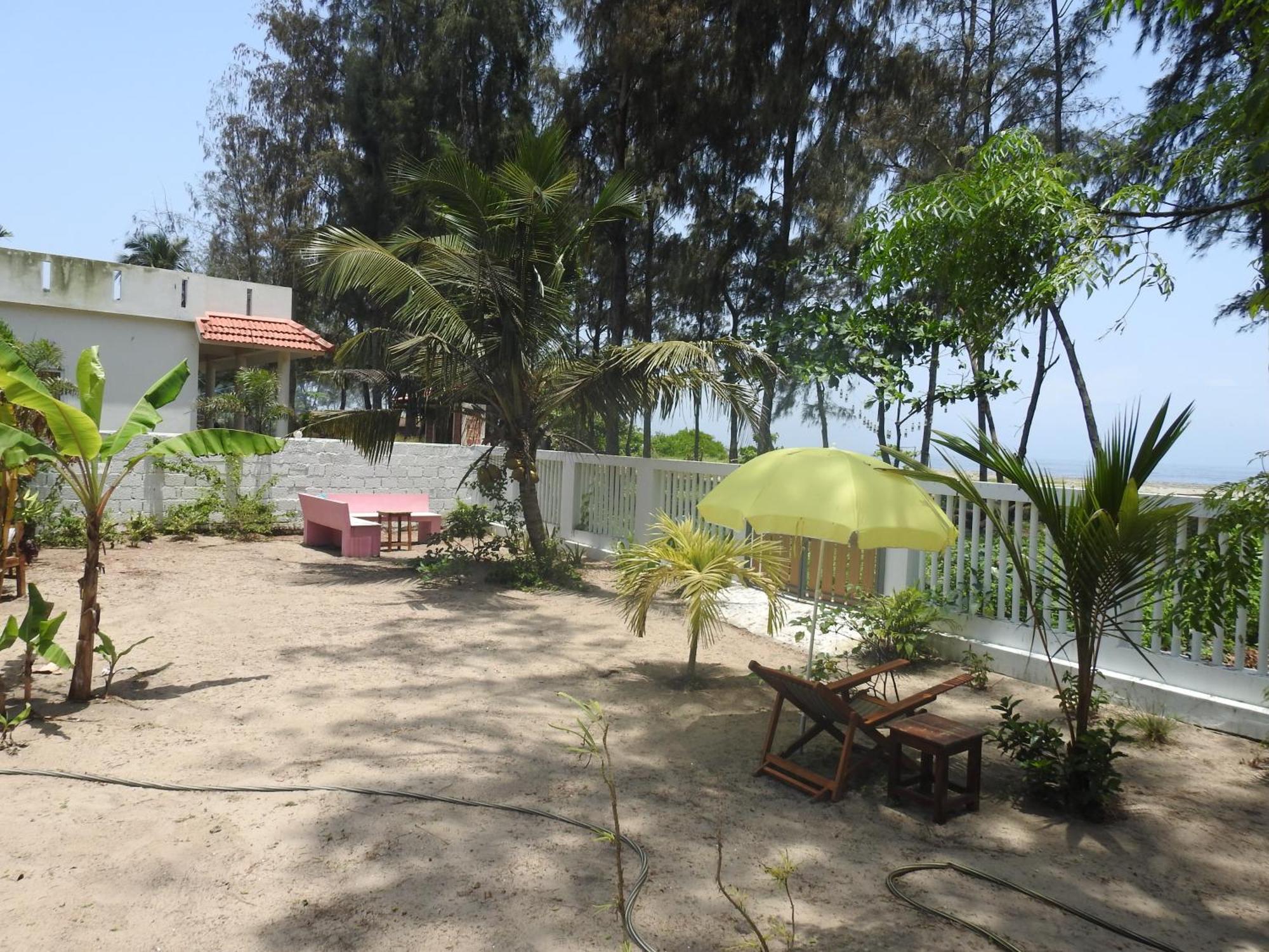 Alleppey Beach Garden Hotel Alappuzha Exterior photo