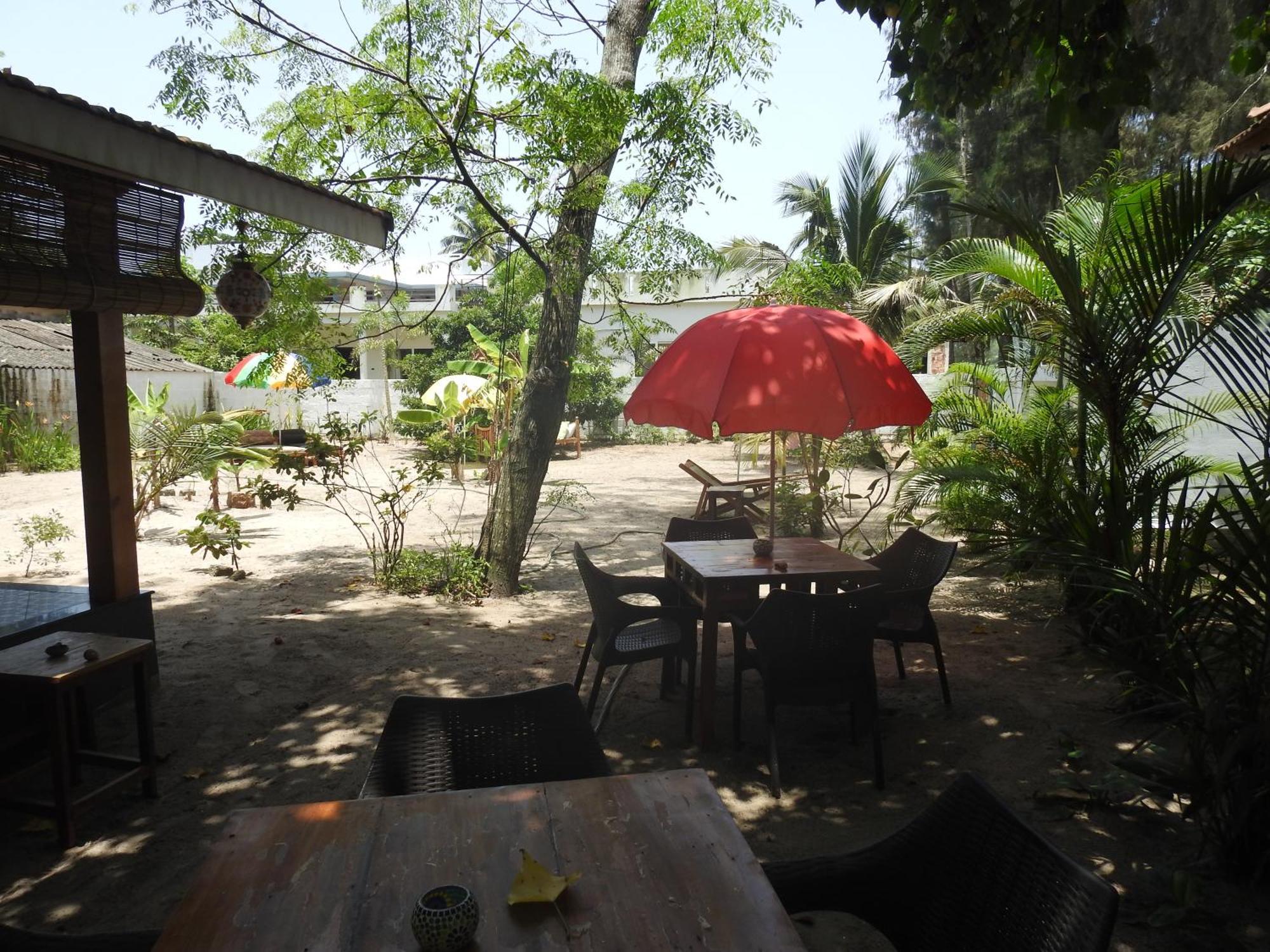 Alleppey Beach Garden Hotel Alappuzha Exterior photo