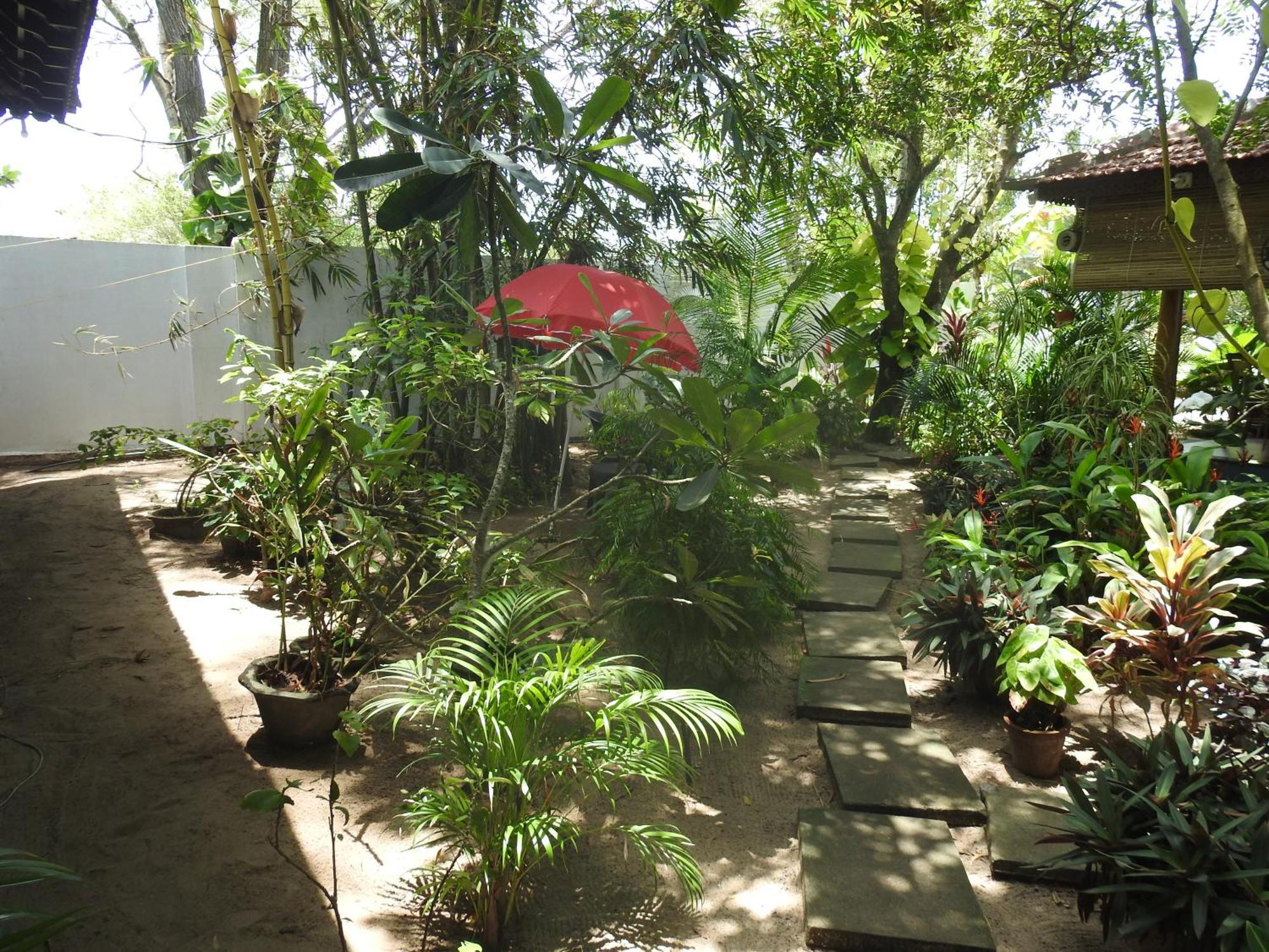 Alleppey Beach Garden Hotel Alappuzha Exterior photo